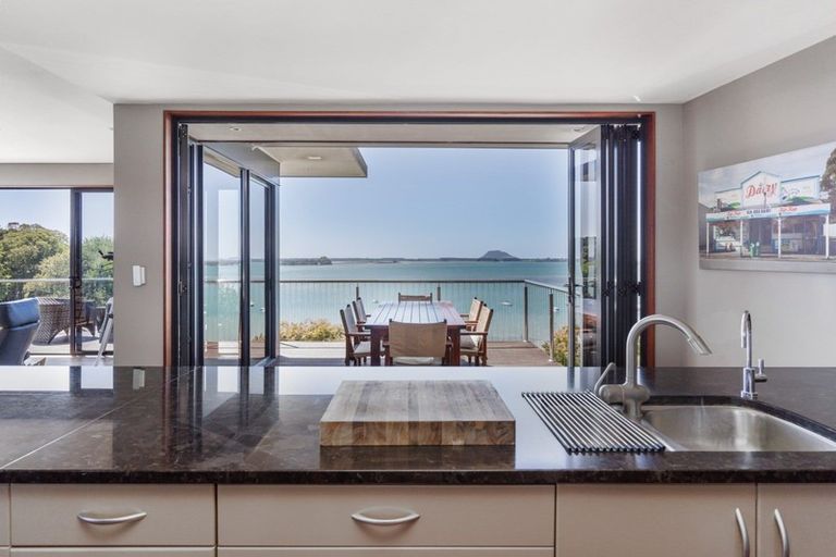 Photo of property in 67 Harbour View Road, Omokoroa, 3114