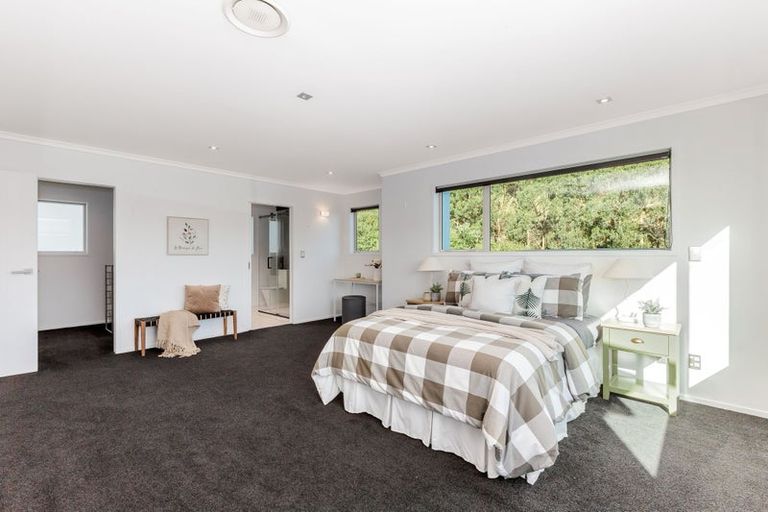 Photo of property in 26 Kilkelly Close, Tawa, Wellington, 5028