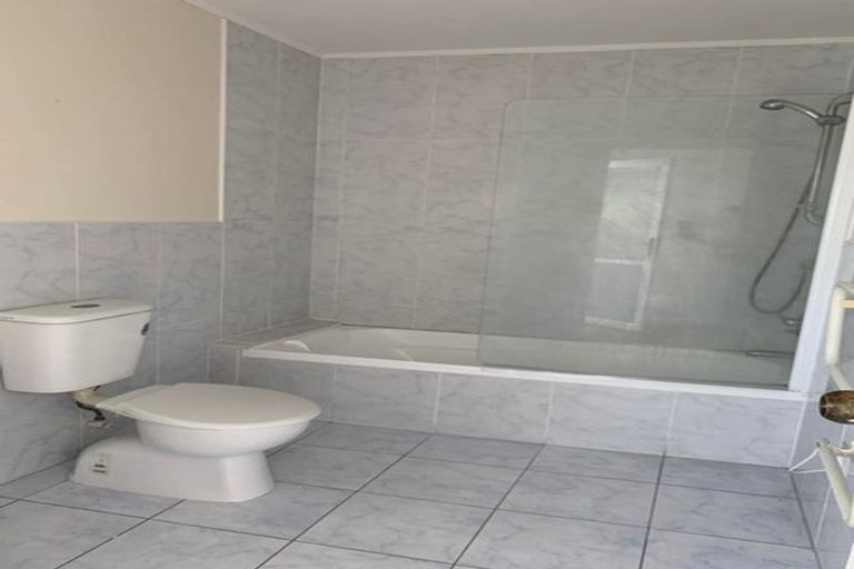 Photo of property in 44 Larne Avenue, Pakuranga Heights, Auckland, 2010