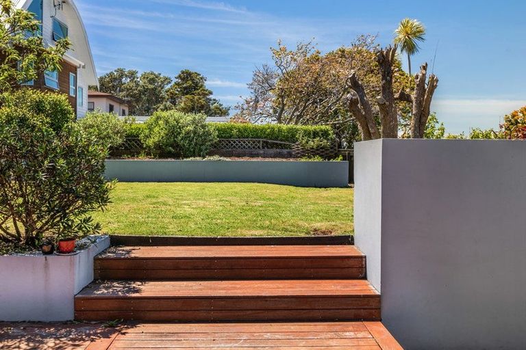 Photo of property in 49 Paynters Avenue, Strandon, New Plymouth, 4312