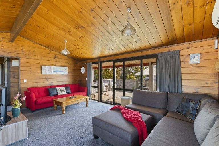 Photo of property in 2 Honnor Place, Hurdon, New Plymouth, 4310