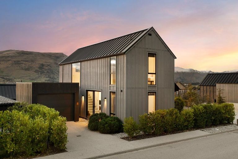 Photo of property in 6 Mckenzies Shute, Jacks Point, Queenstown, 9371