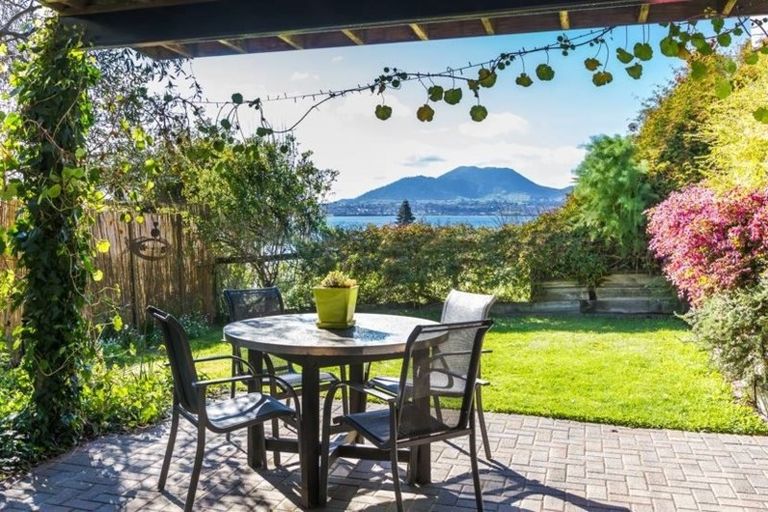 Photo of property in 3 Sylvia Place, Acacia Bay, Taupo, 3330