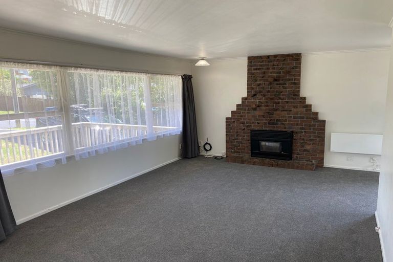 Photo of property in 23 Ellice Road, Totara Vale, Auckland, 0629