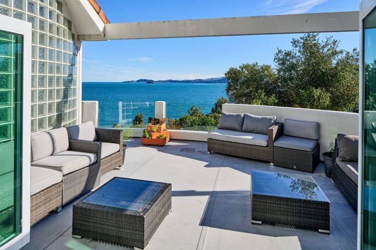 Photo of property in 5 Rangiuru Road, Mahina Bay, Lower Hutt, 5013