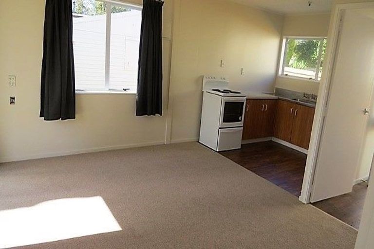 Photo of property in 9a Rawene Street, Waikanae, 5036
