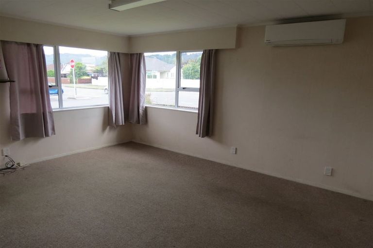 Photo of property in 36f1- Exchange Street, Ebdentown, Upper Hutt, 5018