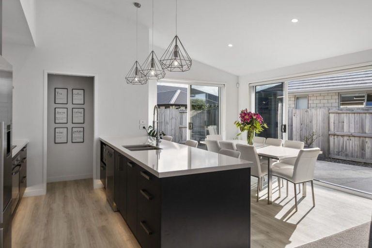 Photo of property in 12 Kahuparere Crescent, Pyes Pa, Tauranga, 3112