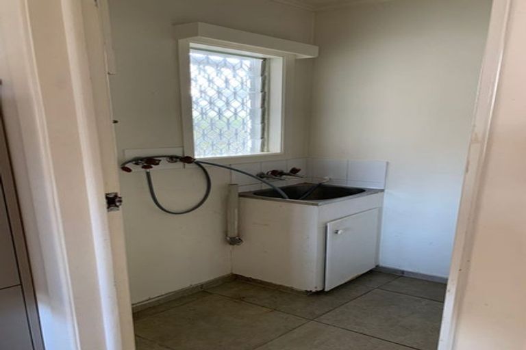 Photo of property in 1/44 College Road, Northcote, Auckland, 0627