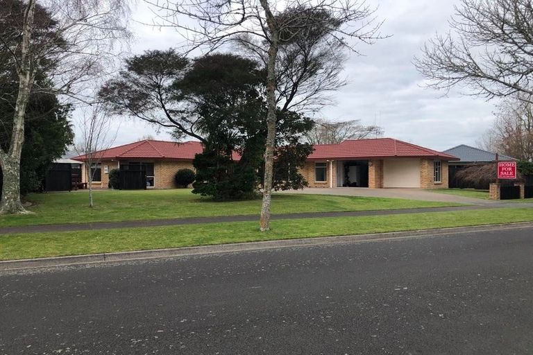 Photo of property in 5 Halcione Close, Flagstaff, Hamilton, 3210