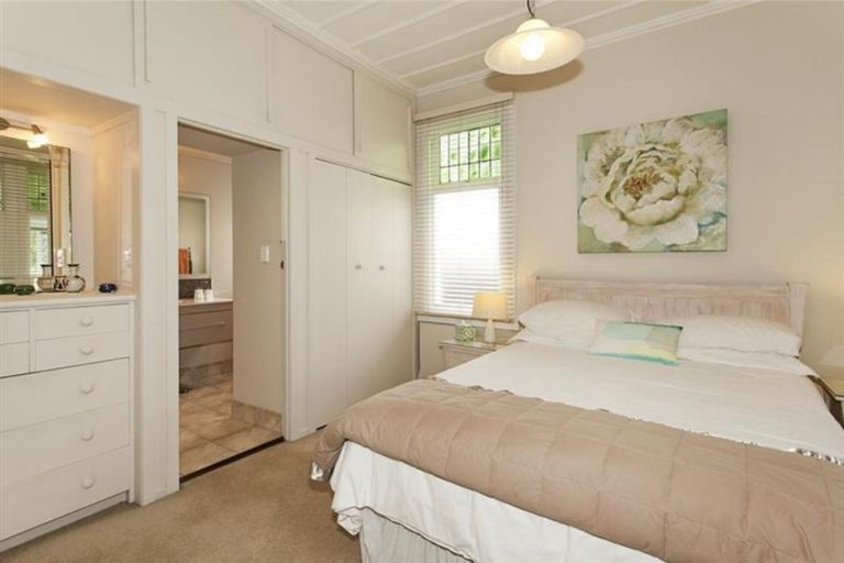 Photo of property in 10 Garden Terrace, Devonport, Auckland, 0624