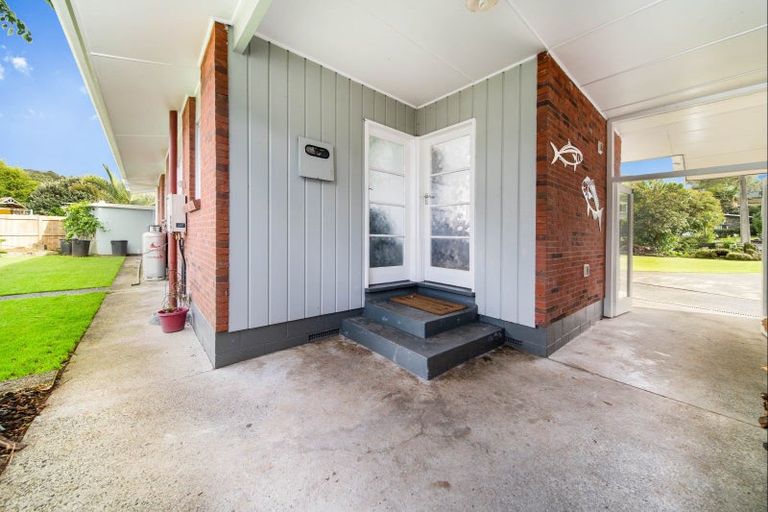 Photo of property in 16 Sierra Avenue, Te Kamo, Whangarei, 0112