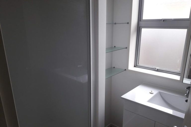 Photo of property in 53 Lyndon Street, Riccarton, Christchurch, 8041