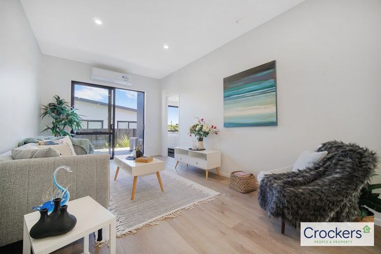 Photo of property in 27 Olearia Street, Totara Park, 2019