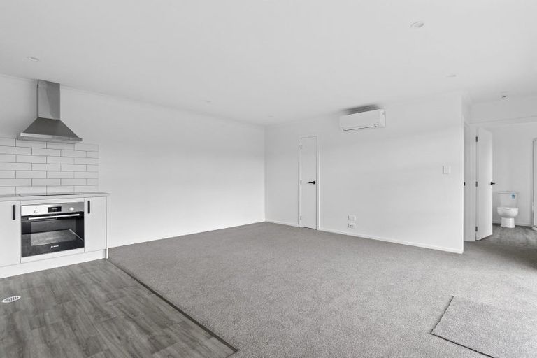 Photo of property in 2u1 Searancke Place, Fairfield, Hamilton, 3214