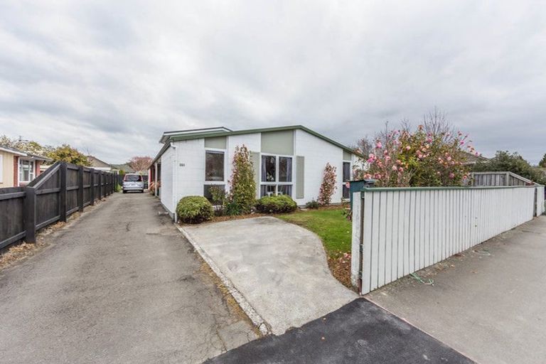 Photo of property in 1/59 Maidstone Road, Ilam, Christchurch, 8041