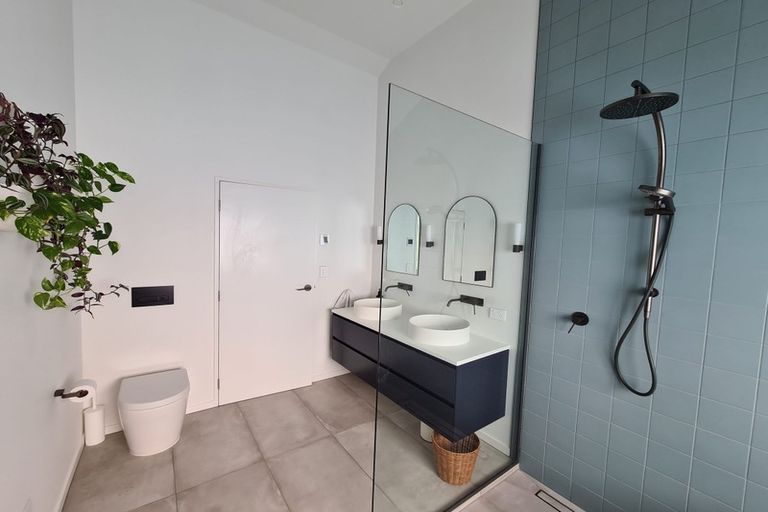 Photo of property in 39a Verbena Road, Birkdale, Auckland, 0626