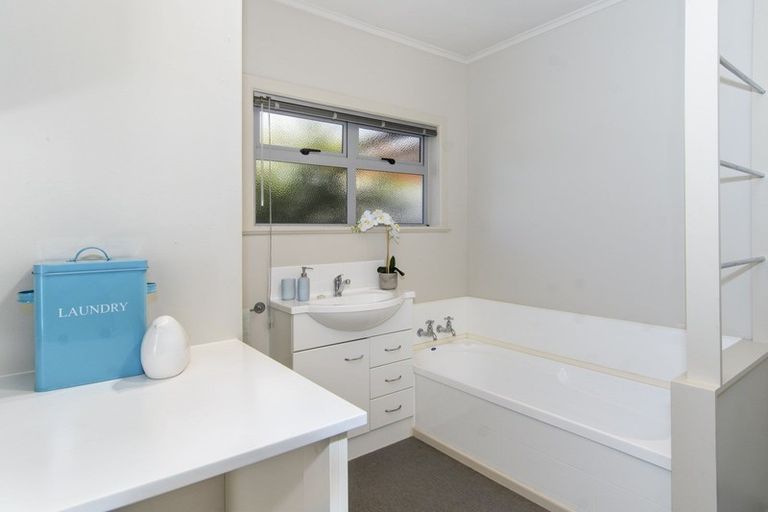 Photo of property in 230a Ngatai Road, Otumoetai, Tauranga, 3110