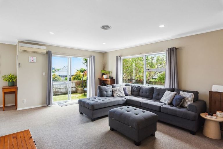 Photo of property in 73 Langdale Avenue, Paraparaumu, 5032