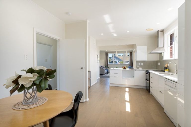 Photo of property in 32 Bracken Road, Paparangi, Wellington, 6037