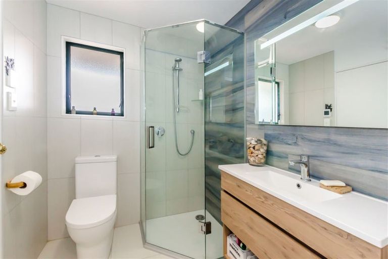 Photo of property in 1b/25 Maclean Street, Paraparaumu Beach, Paraparaumu, 5032