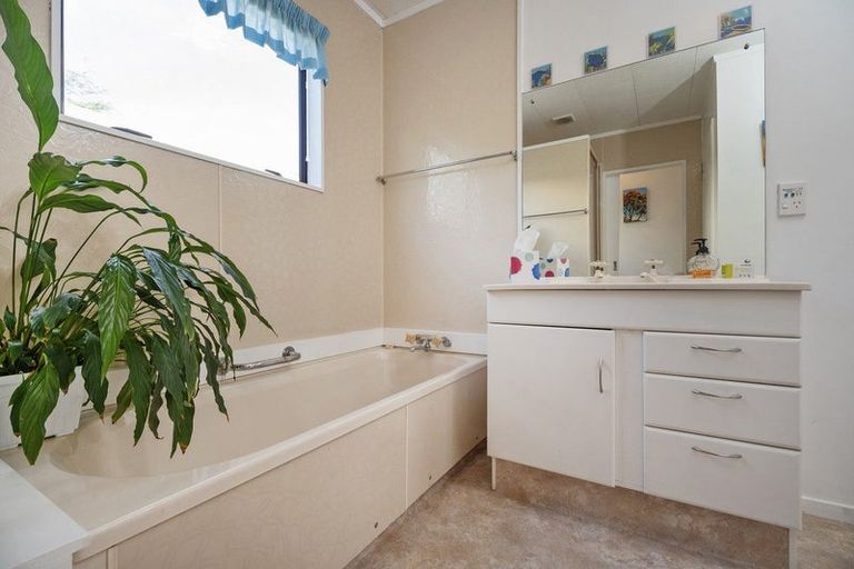 Photo of property in 7a Lee Street, Whitianga, 3510