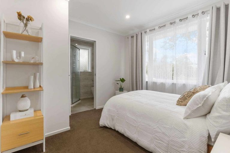 Photo of property in 11 Harrington Road, Henderson, Auckland, 0610