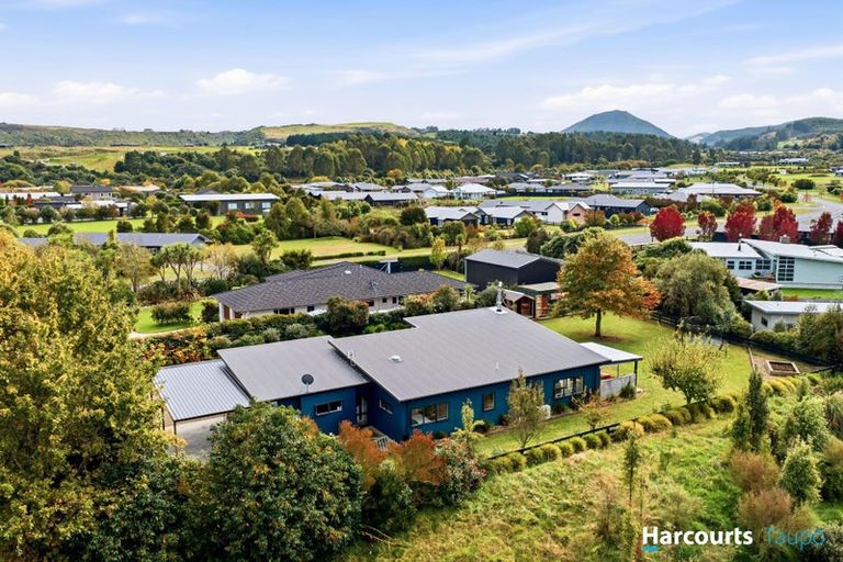 Photo of property in 92 Lisland Drive, Kinloch, Taupo, 3377