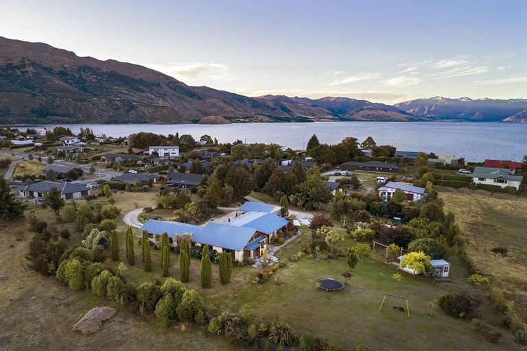 Photo of property in 28 Moraine Terrace, Lake Hawea, 9382