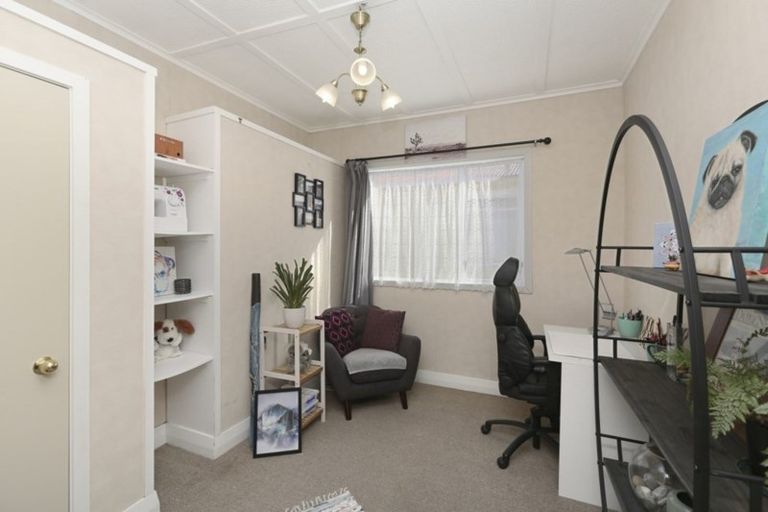 Photo of property in 46 Blake Street, Waitara, 4320