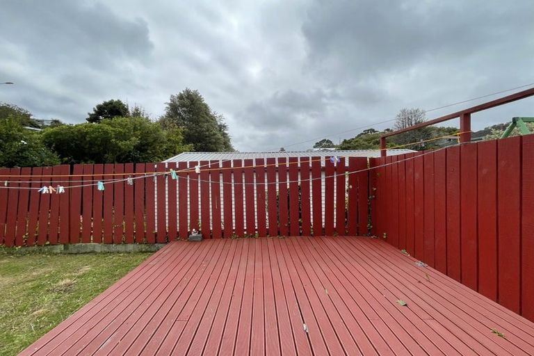 Photo of property in 146u1 Newlands Road, Newlands, Wellington, 6037