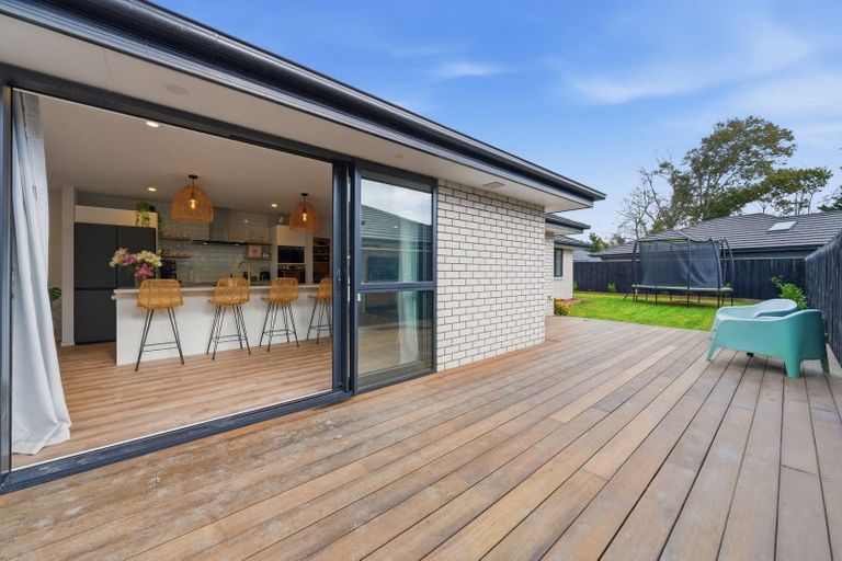 Photo of property in 31 Meadow View Drive, Belfast, Christchurch, 8051