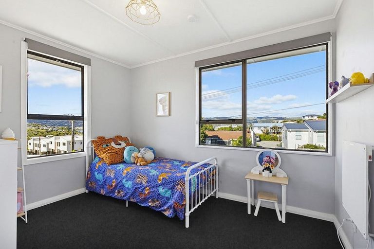 Photo of property in 16 Tuki Street, Titahi Bay, Porirua, 5022