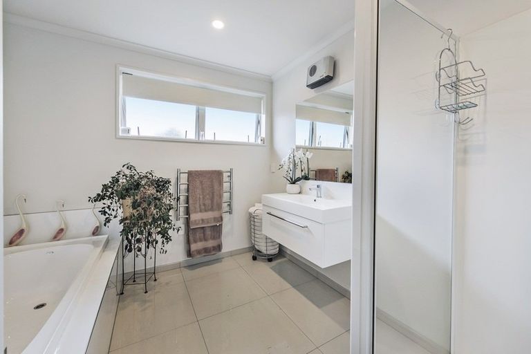 Photo of property in 33 Chandler Way, Rolleston, 7615