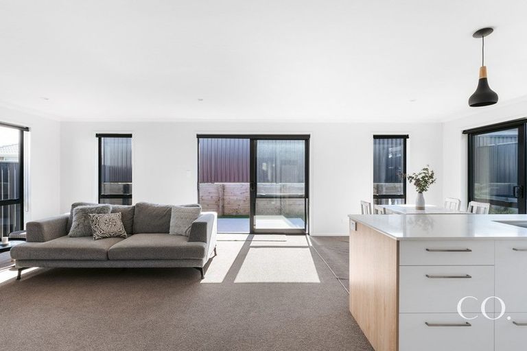 Photo of property in 22 Pioneer Crescent, Omokoroa, 3114