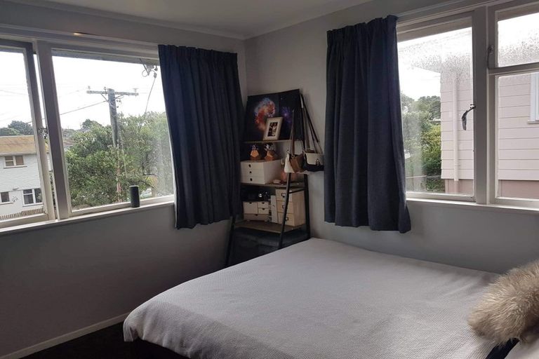 Photo of property in 18 Owhiti Street, Titahi Bay, Porirua, 5022