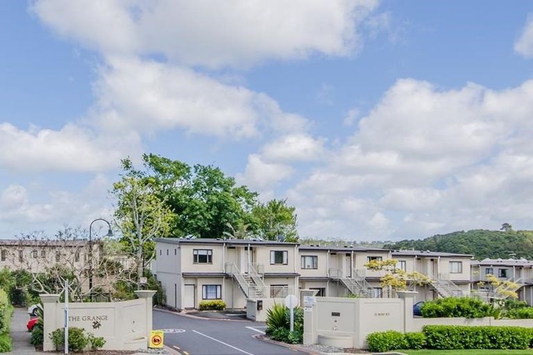 Photo of property in The Grange, 11/92 Bush Road, Albany, Auckland, 0632