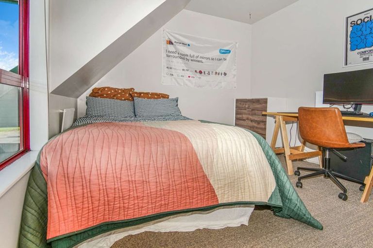 Photo of property in 1 Derby Street, Westport, 7825