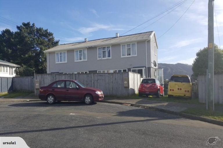 Photo of property in 76- 78 Sievers Grove, Cannons Creek, Porirua, 5024