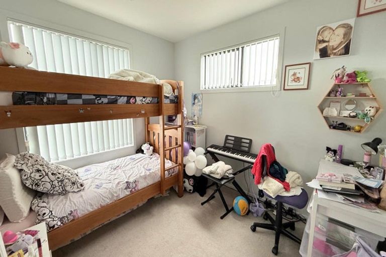 Photo of property in 106 Te Oneroa Way, Long Bay, Auckland, 0630