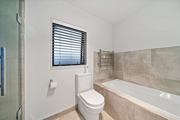 Photo of property in 26 Kearns Drive, Hobsonville, Auckland, 0616