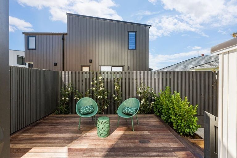 Photo of property in 4/323 Riverside Drive, Waterloo, Lower Hutt, 5011