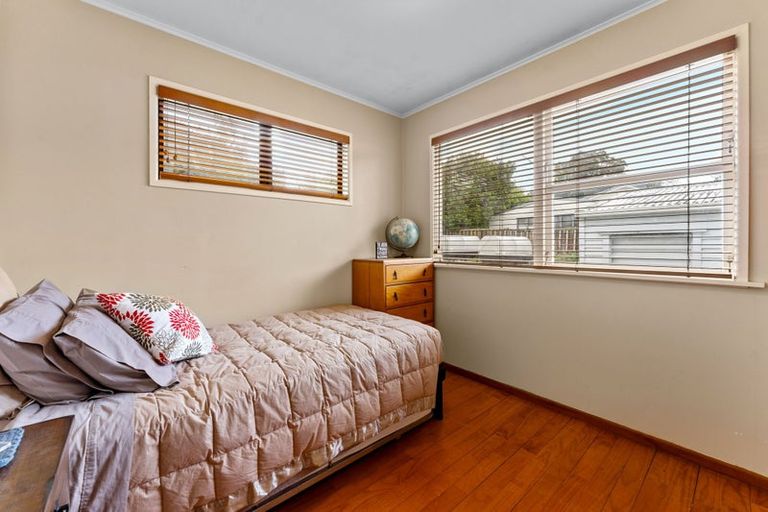 Photo of property in 16 Rosalind Road, Glenfield, Auckland, 0629