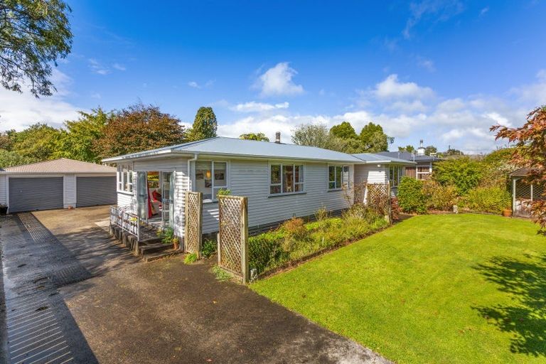 Photo of property in 17 Hinau Street, Inglewood, 4330