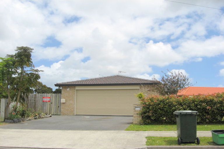 Photo of property in 25 Morewa Place, Takanini, 2112