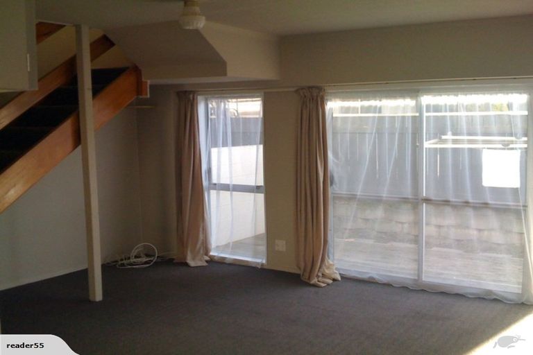 Photo of property in 74f6 Freyberg Street, Lyall Bay, Wellington, 6022