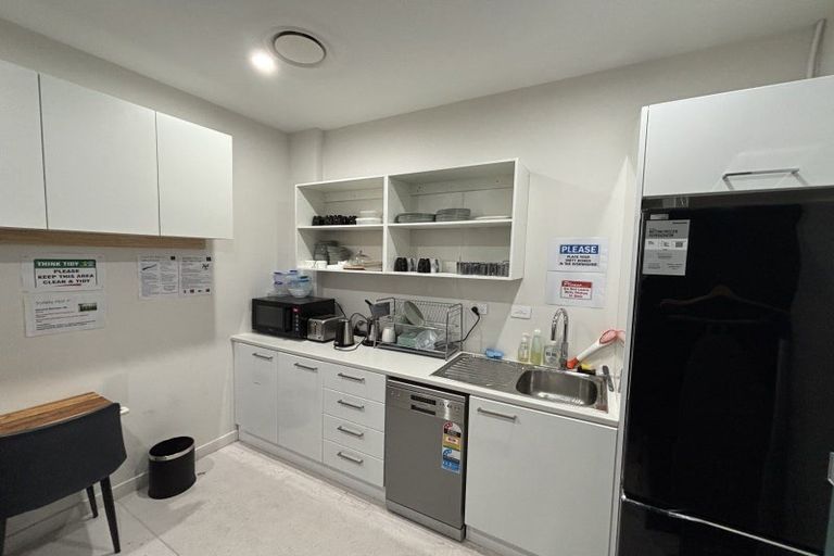 Photo of property in Proximity Apartment Hotel, 172 Thorndon Quay, Pipitea, Wellington, 6011