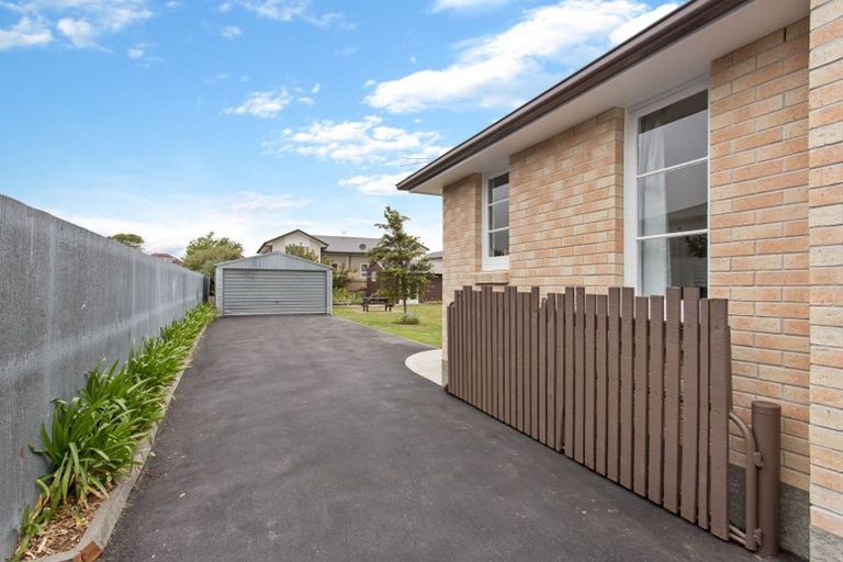 Photo of property in 280 Wainoni Road, Avondale, Christchurch, 8061