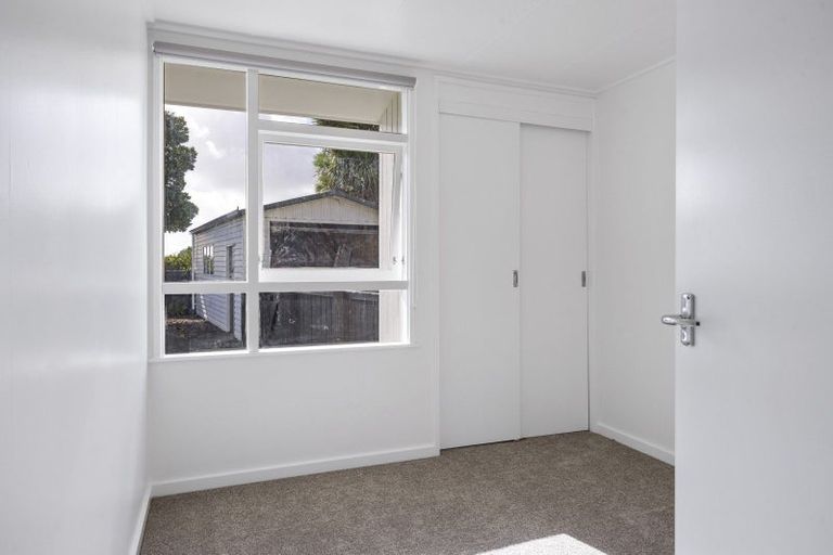 Photo of property in 6 Calgher Avenue, Waitara, 4320