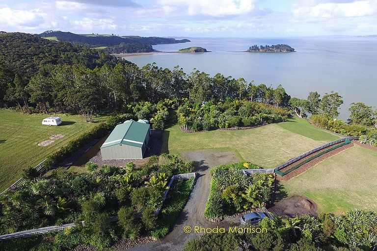 Photo of property in 15 Te Wairoa Lane, Tinopai, 0593
